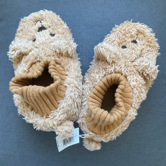 GAP Other - Gap Brannan  BEAR 🐻 cozy slippers